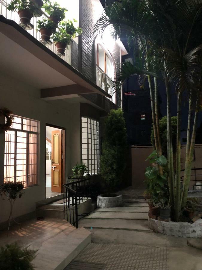Magen Apartment Имфал Екстериор снимка